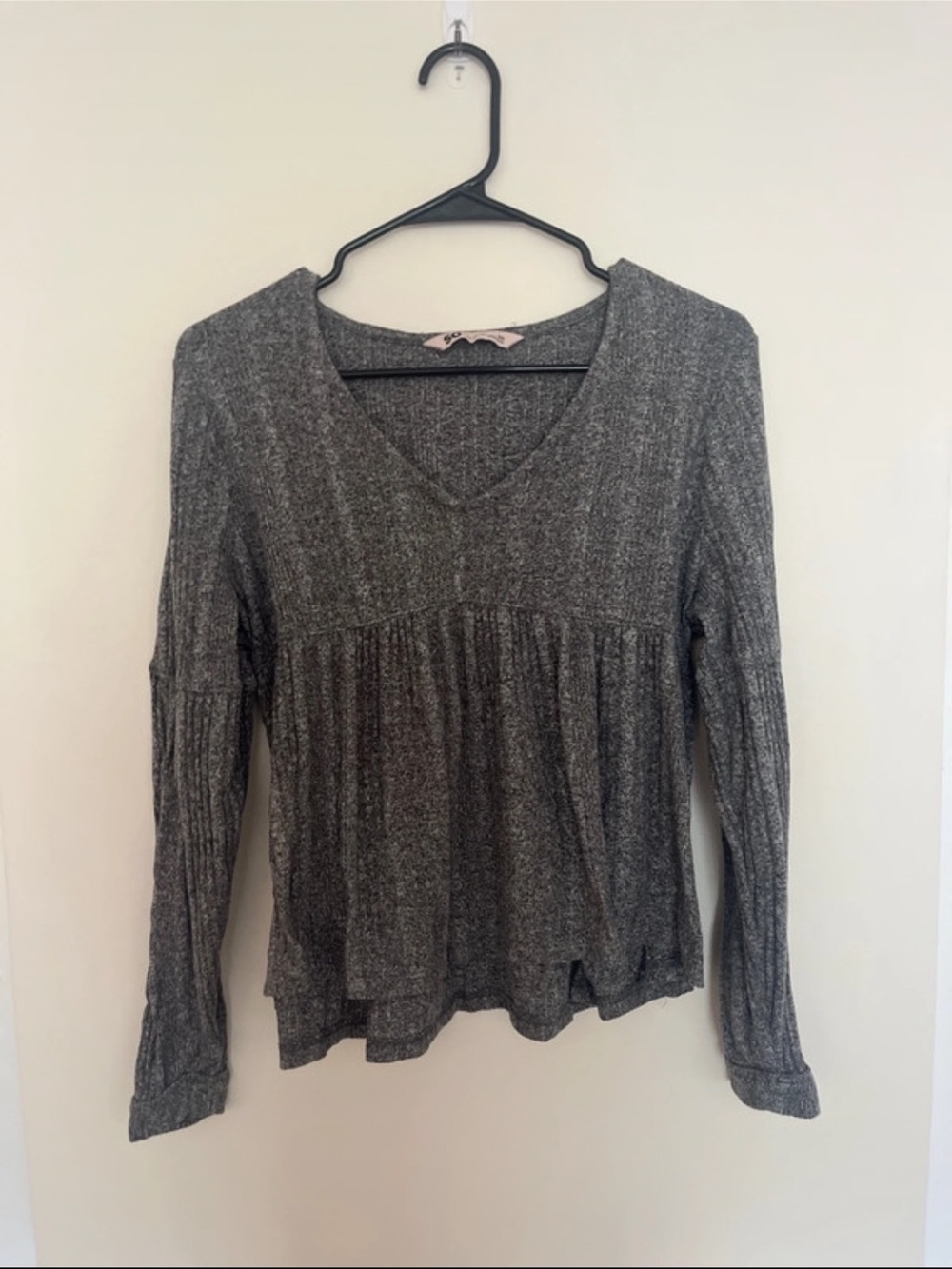 SO Heather Gray V-Neck Long Sleeve Top